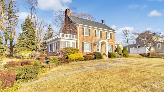 $849,000 | 280 Wickham Avenue, Mattituck, NY 11952