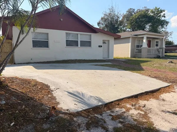$2,700 | 1349 15th Street South, St. Petersburg, FL 33705