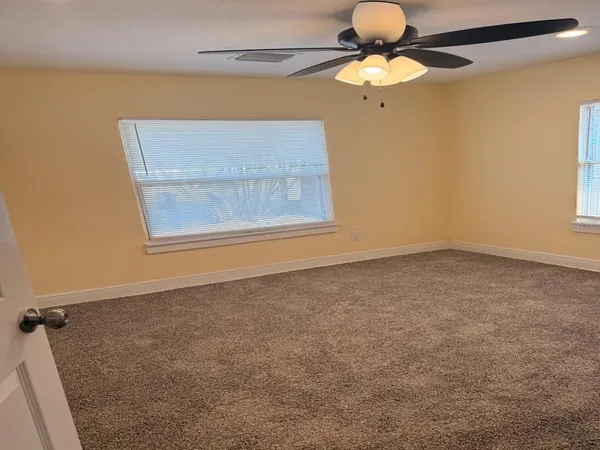 $2,700 | 1349 15th Street South, St. Petersburg, FL 33705