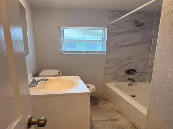 $2,700 | 1349 15th Street South, St. Petersburg, FL 33705