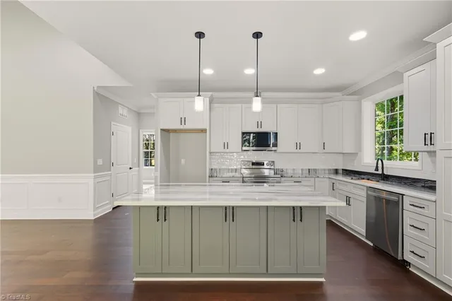 $449,900 | 2065 Pembrooke Forest Drive, Winston-Salem, NC 27106