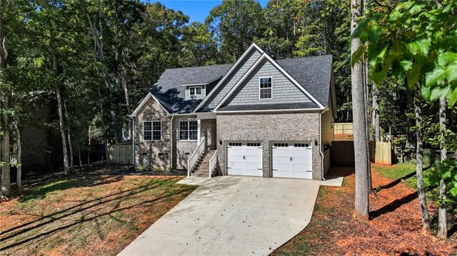 $449,900 | 2065 Pembrooke Forest Drive, Winston-Salem, NC 27106