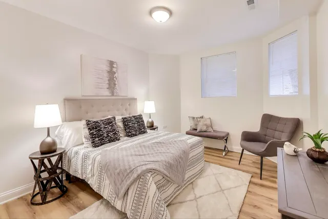 $1,995 | 6170 North Winchester Avenue, Unit G, Chicago, IL 60660