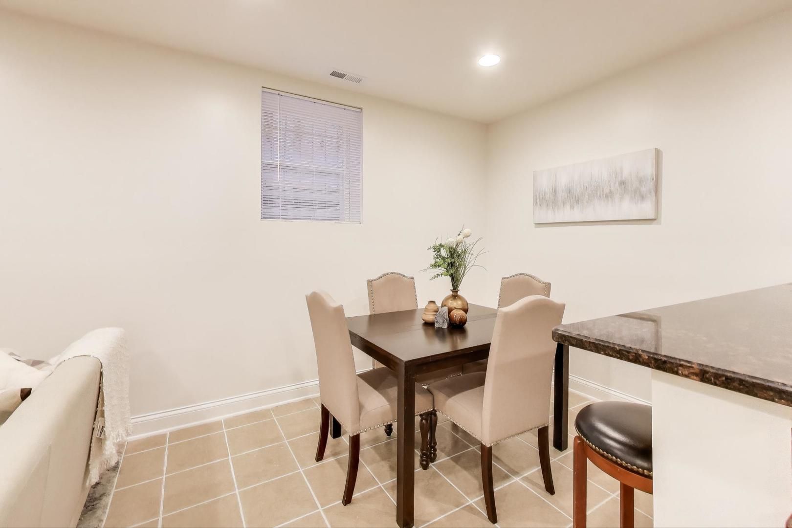 6170 North Winchester Avenue, Unit G Chicago, IL 60660 - Photo 7 of 18