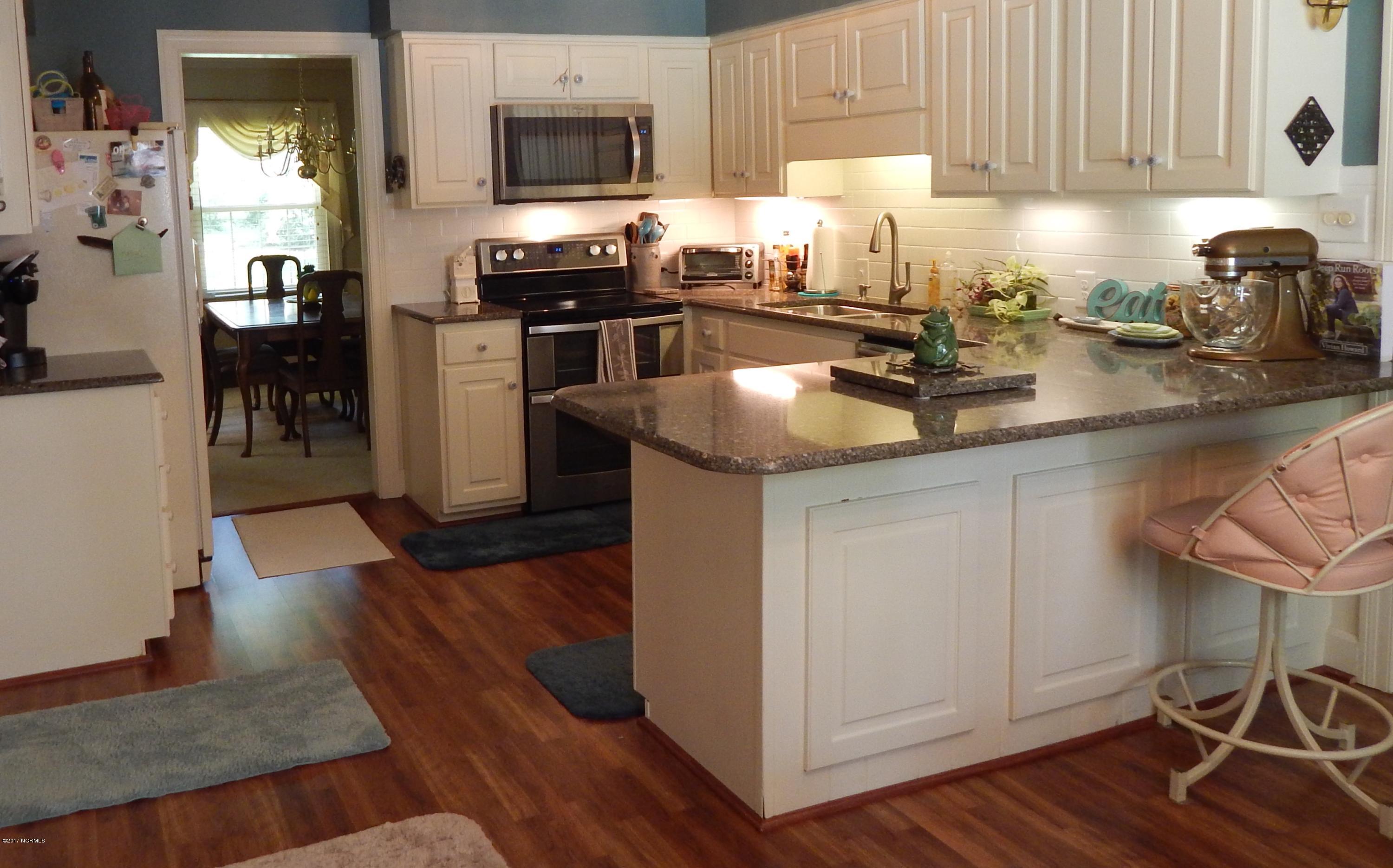 1206 Robin Hill Road Northwest Wilson, NC 27896 - Photo 4 of 29 2014-01-01 00.00.00-333