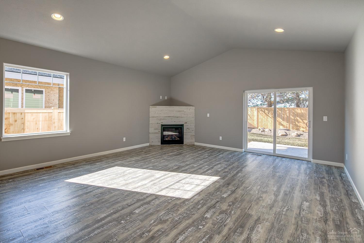 745 Northwest Rimrock Drive Redmond, OR 97756 - Photo 4 of 23 Additional Photo