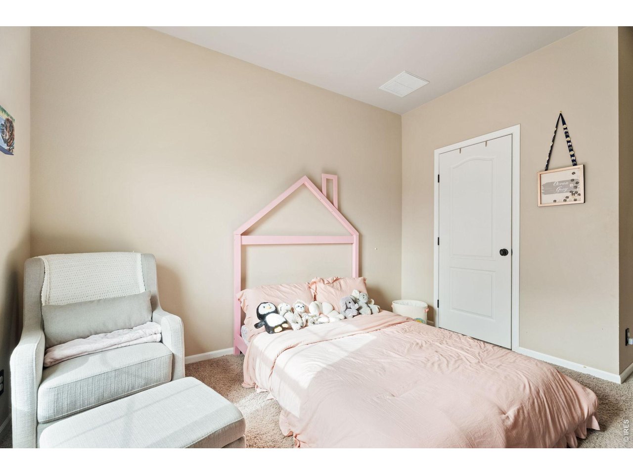 62 Rabbit Ears Court Livermore, CO 80536 - Photo 20 of 36 a bedroom with a bed and a painting on the wall