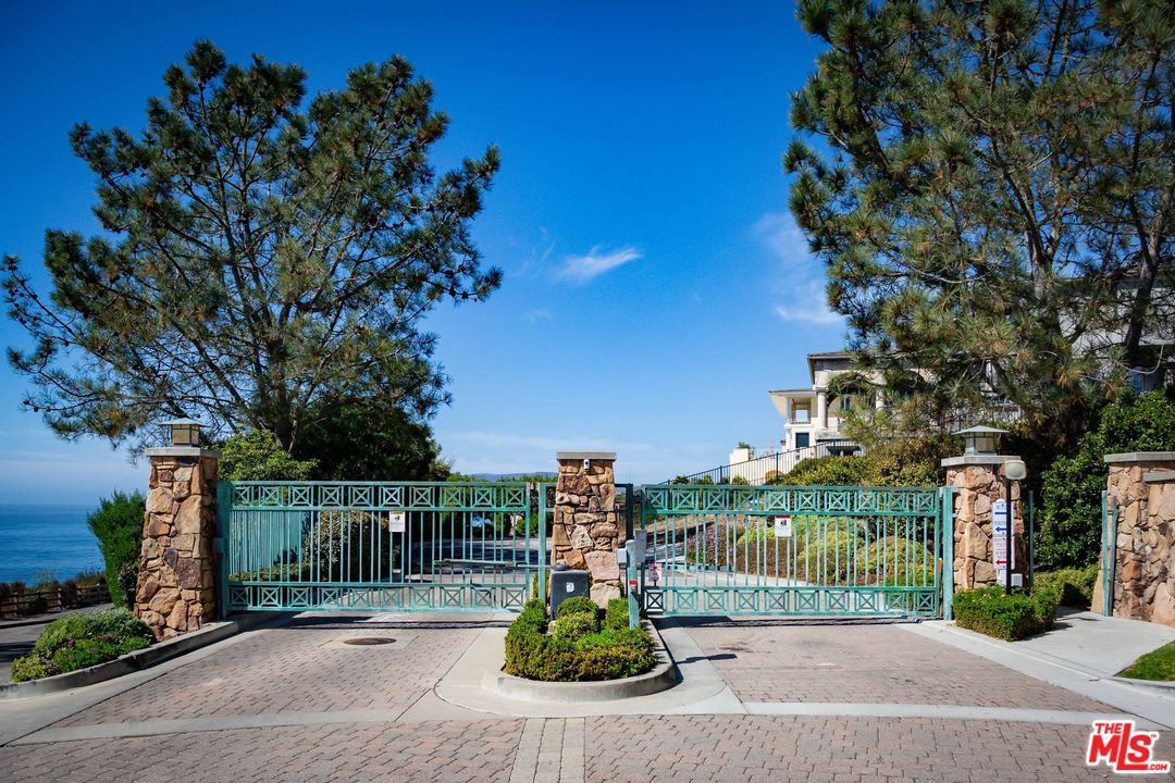 82 Bluff Drive Pismo Beach, CA 93449 - Photo 19 of 38