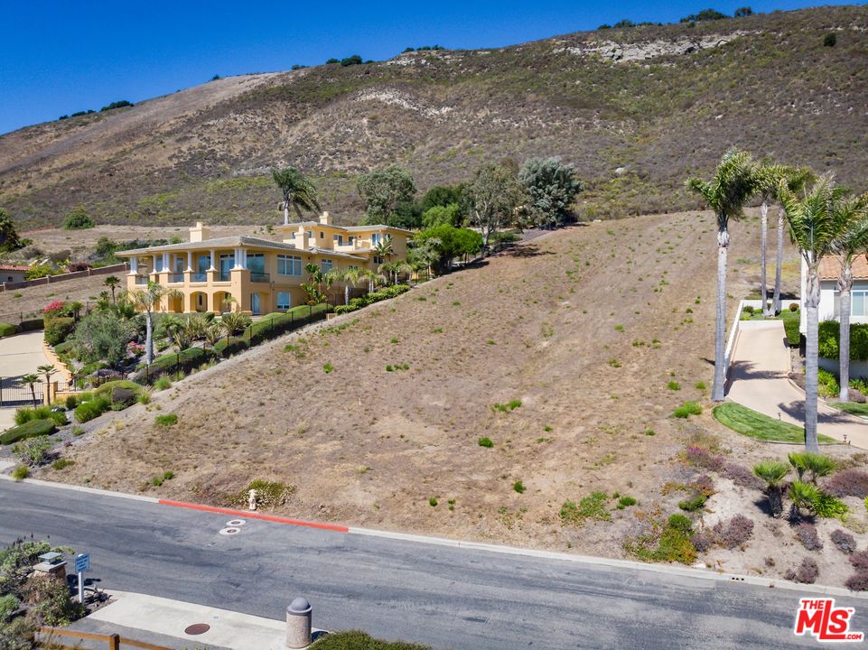 82 Bluff Drive Pismo Beach, CA 93449 - Photo 3 of 38
