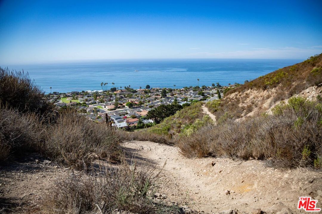 82 Bluff Drive Pismo Beach, CA 93449 - Photo 34 of 38