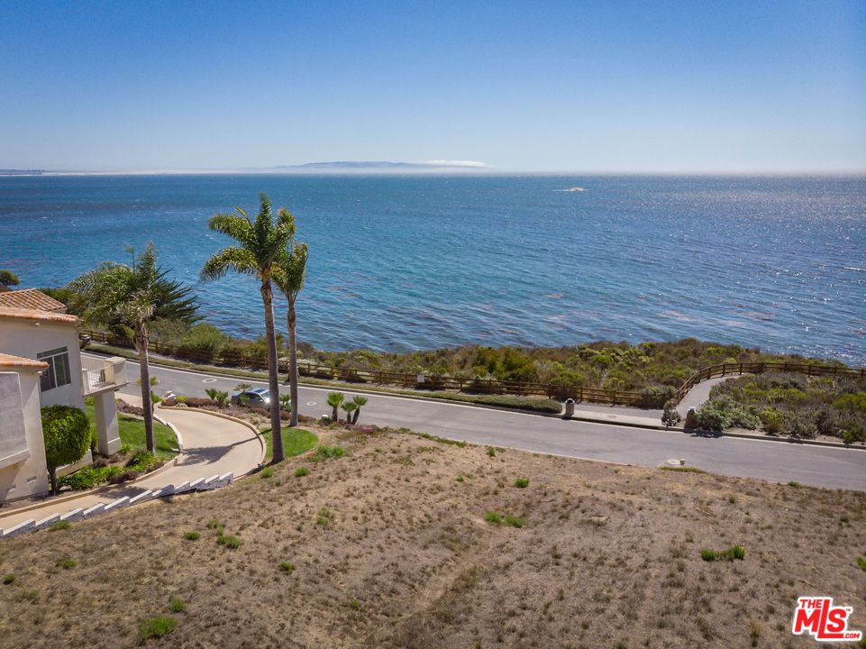 82 Bluff Drive Pismo Beach, CA 93449 - Photo 5 of 38