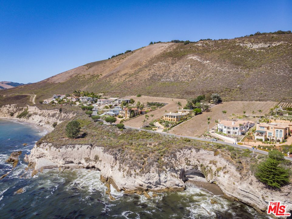 82 Bluff Drive Pismo Beach, CA 93449 - Photo 7 of 38