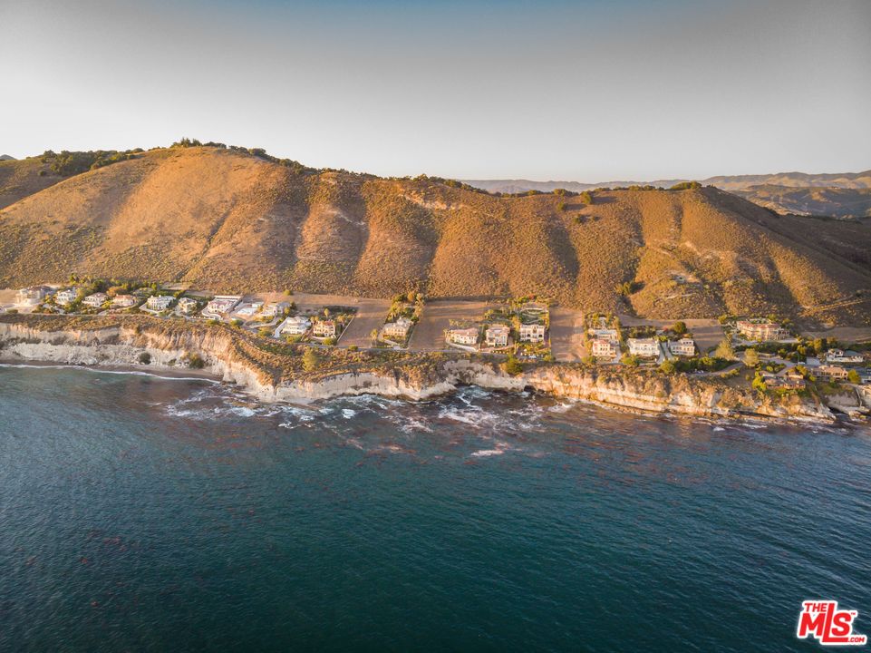 82 Bluff Drive Pismo Beach, CA 93449 - Photo 9 of 38