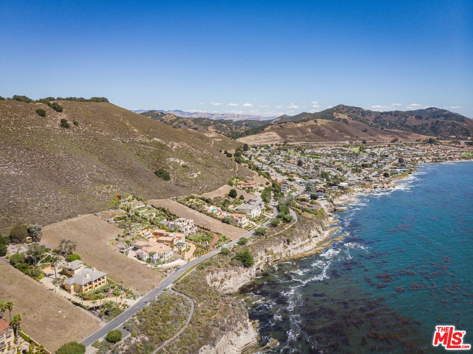82 Bluff Drive Pismo Beach, CA 93449 - Photo 10 of 38