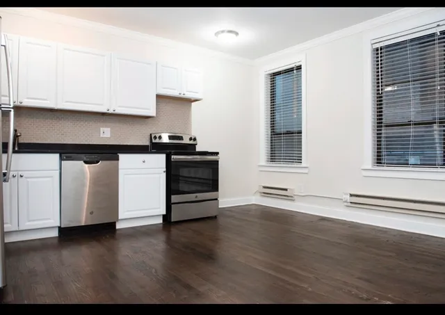 $1,595 | 3345 North Marshfield Avenue, Unit 209, Chicago, IL 60657