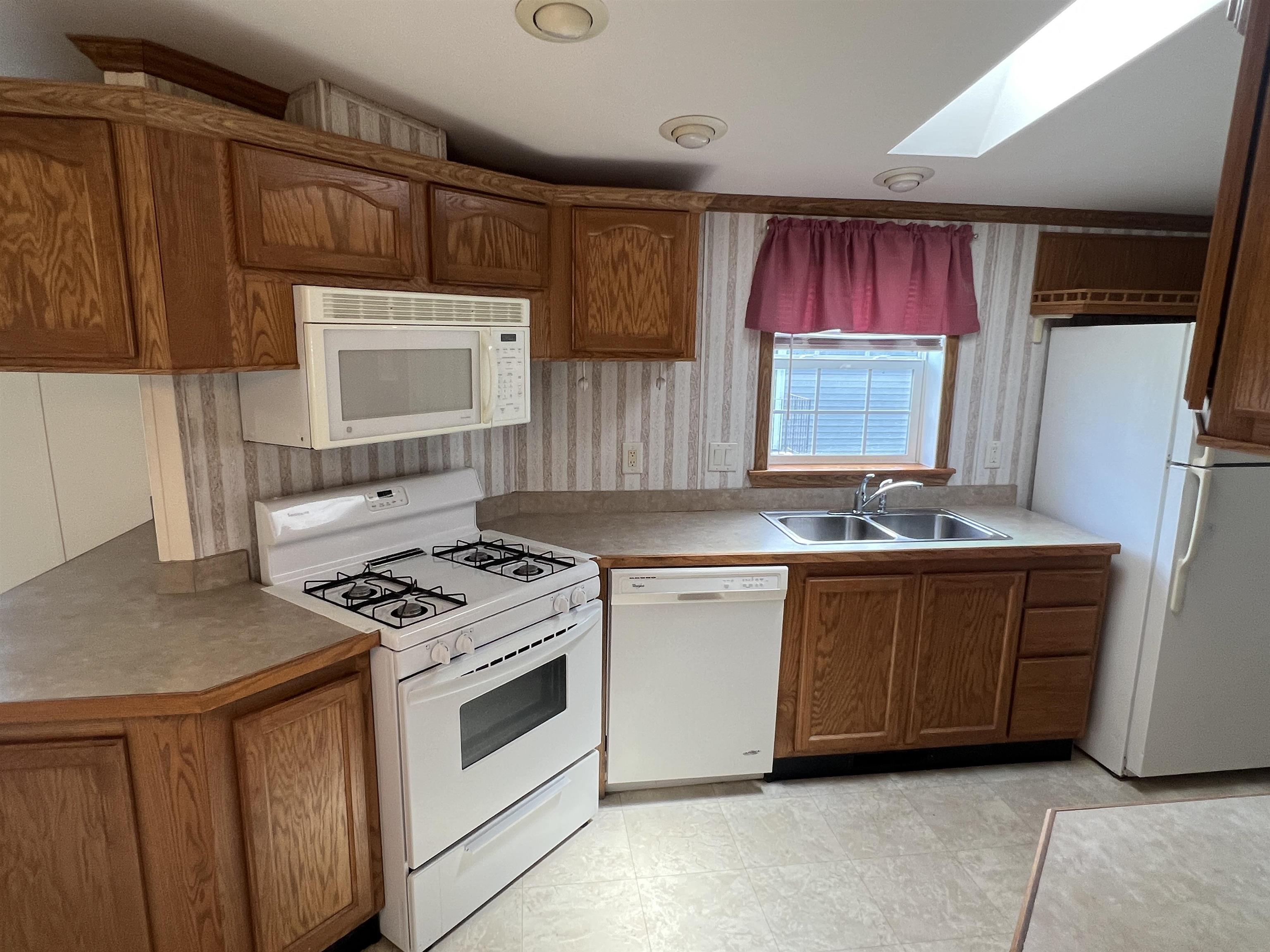 18 2nd Street Exeter, NH 03833 - Photo 2 of 23