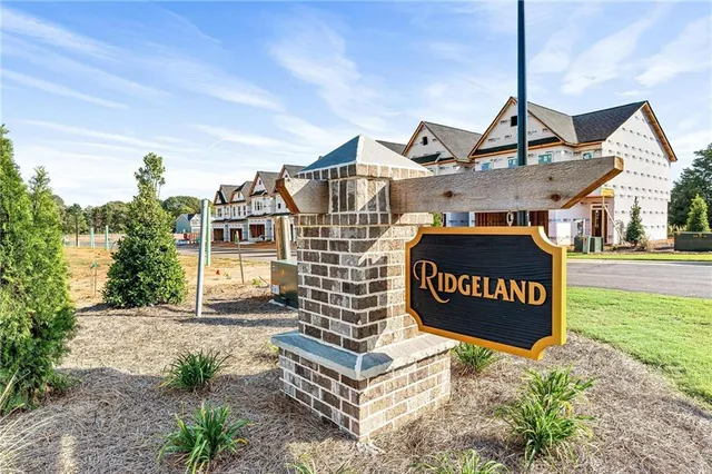 $289,900 | 15 Crest Drive, Hartwell, GA 30643