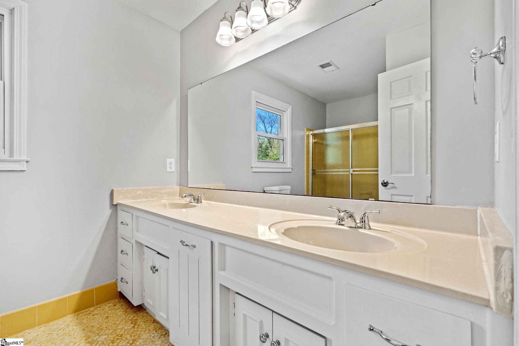 105 Middle Brook Road Greer, SC 29650 - Photo 23 of 35