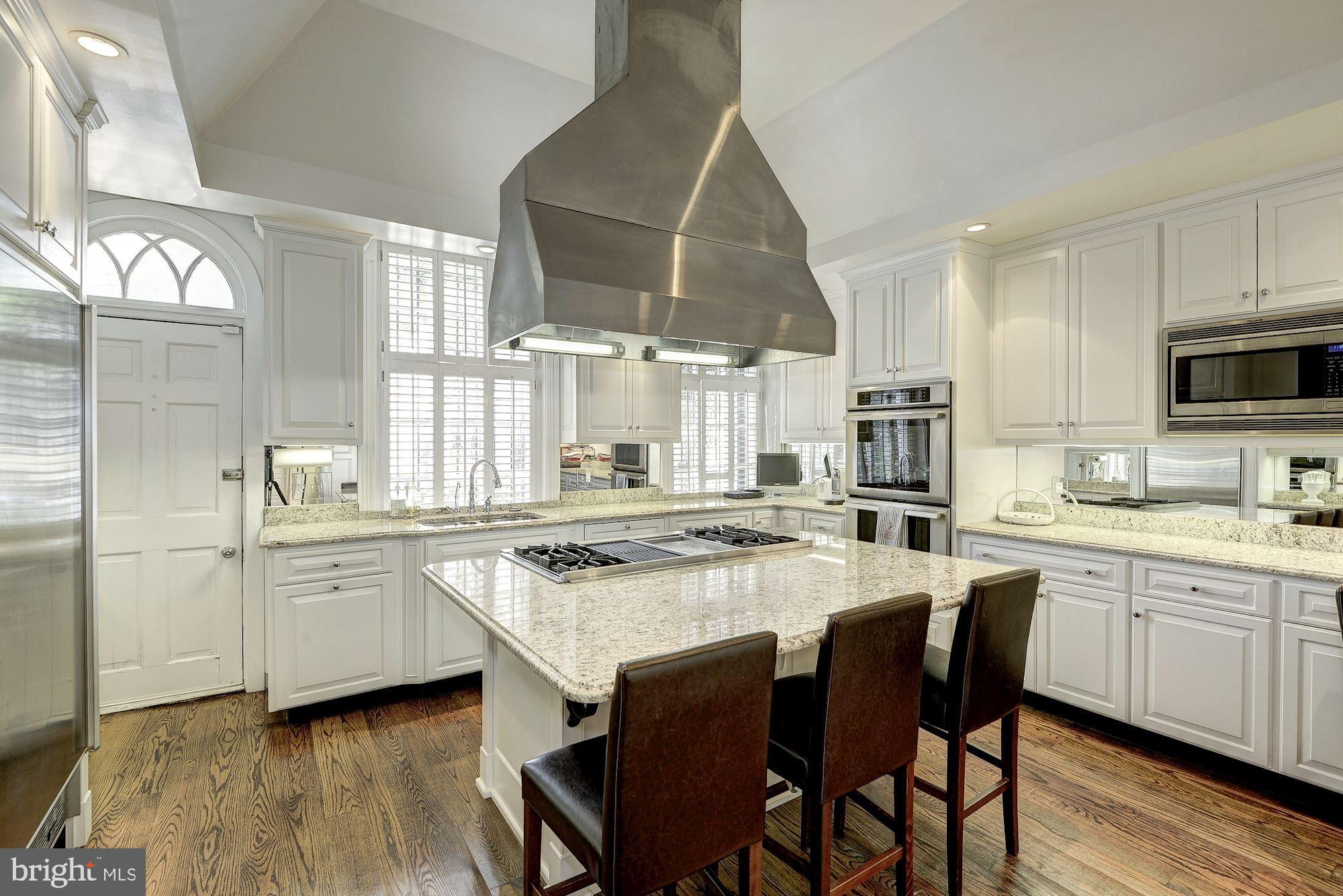 3306 O Street Northwest Washington, DC 20007 - Photo 10 of 40