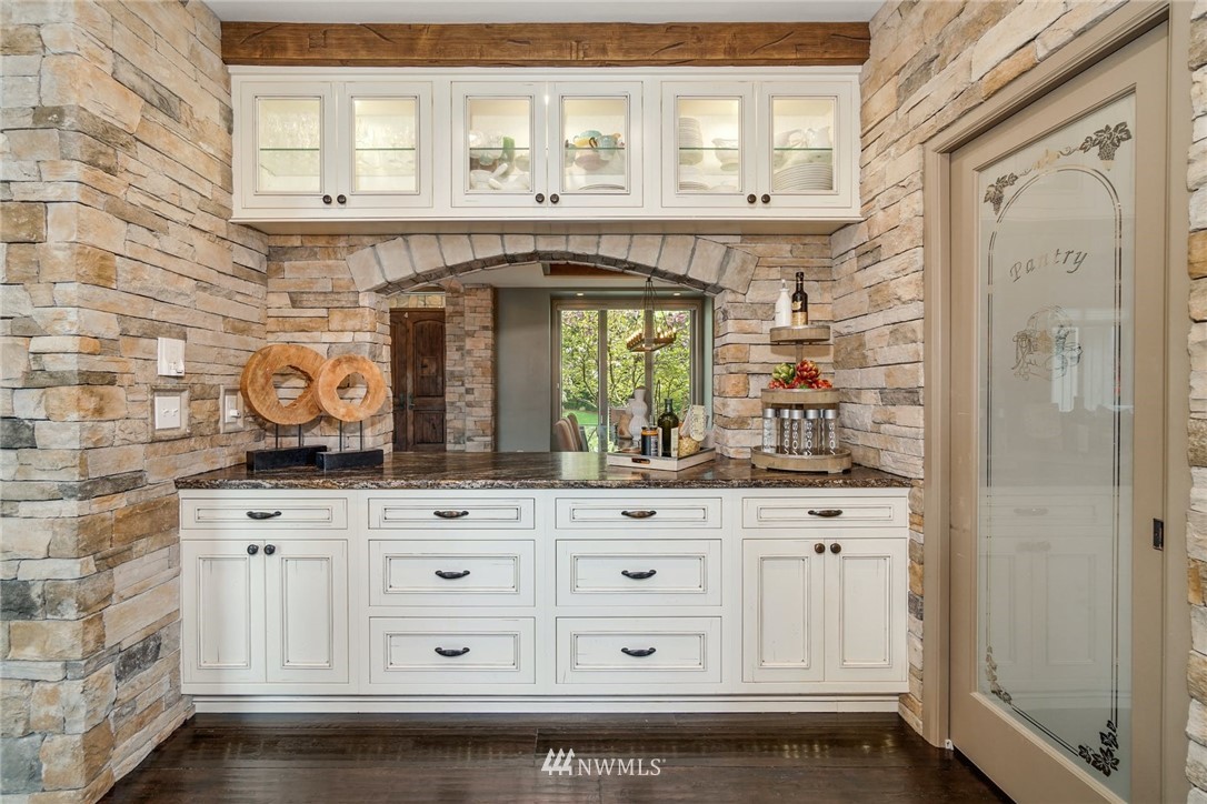 1004 269th Avenue Southeast Sammamish, WA 98075 - Photo 11 of 40