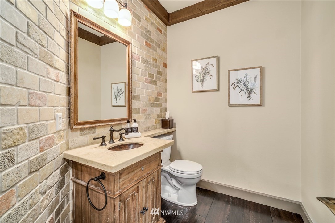 1004 269th Avenue Southeast Sammamish, WA 98075 - Photo 23 of 40