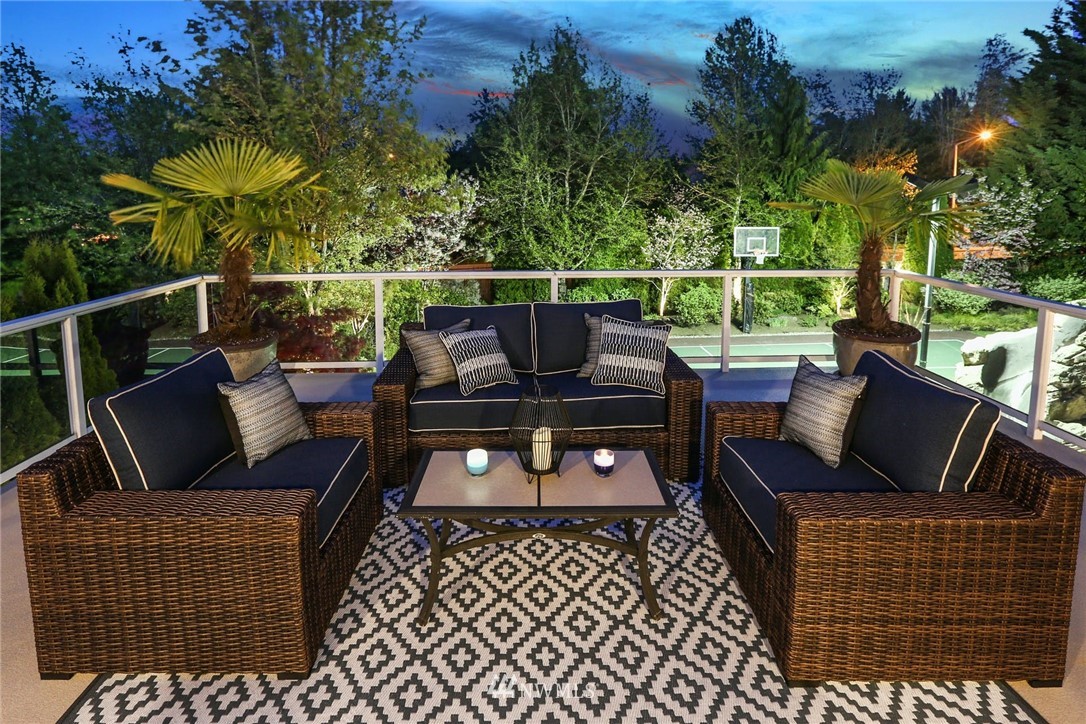 1004 269th Avenue Southeast Sammamish, WA 98075 - Photo 29 of 40