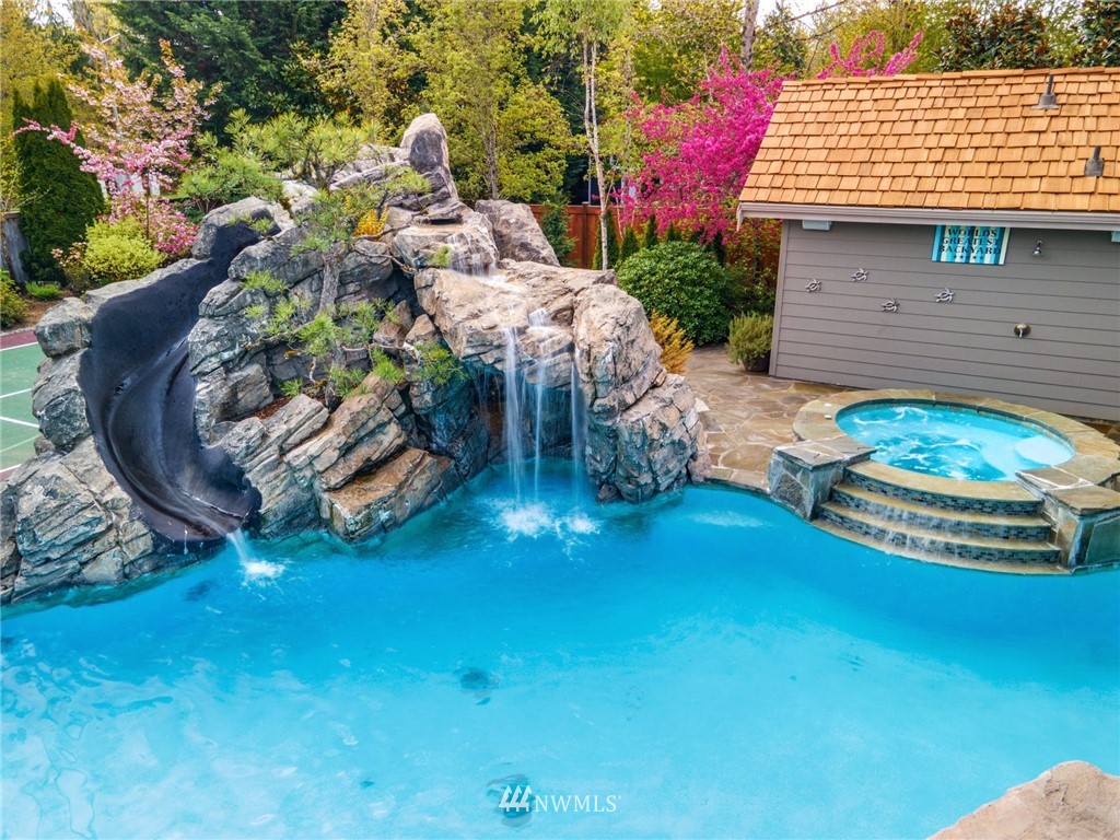 1004 269th Avenue Southeast Sammamish, WA 98075 - Photo 4 of 40