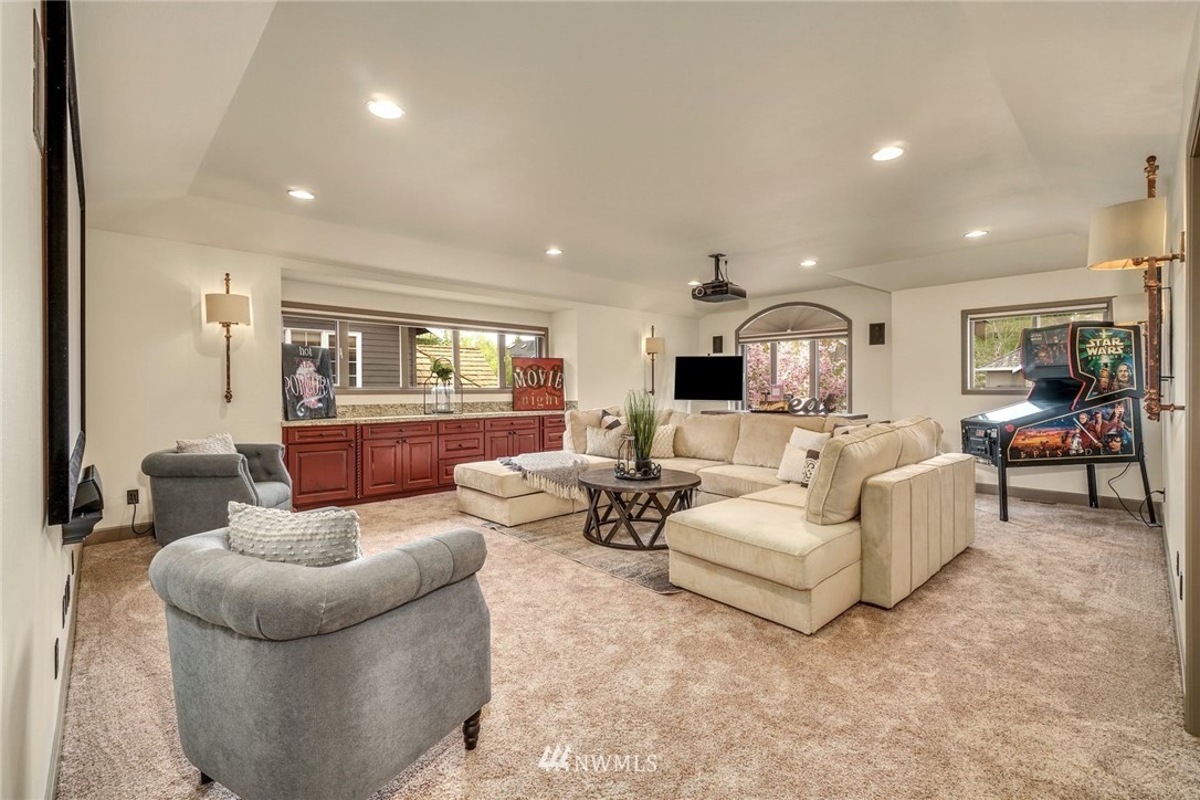 1004 269th Avenue Southeast Sammamish, WA 98075 - Photo 33 of 40