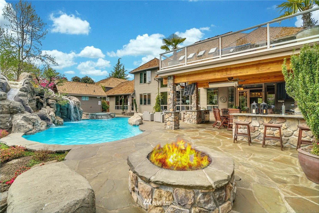 1004 269th Avenue Southeast Sammamish, WA 98075 - Photo 35 of 40