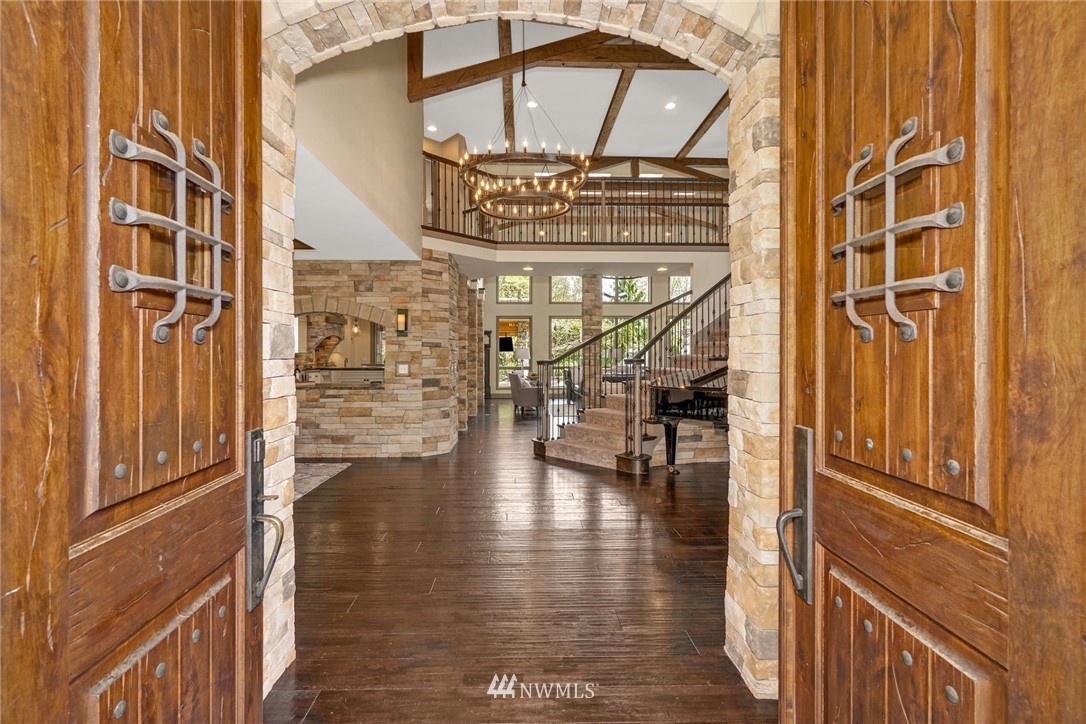 1004 269th Avenue Southeast Sammamish, WA 98075 - Photo 6 of 40