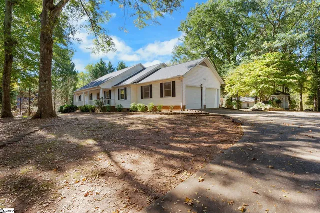 $415,000 | 145 Commodore Drive, Duncan, SC 29334