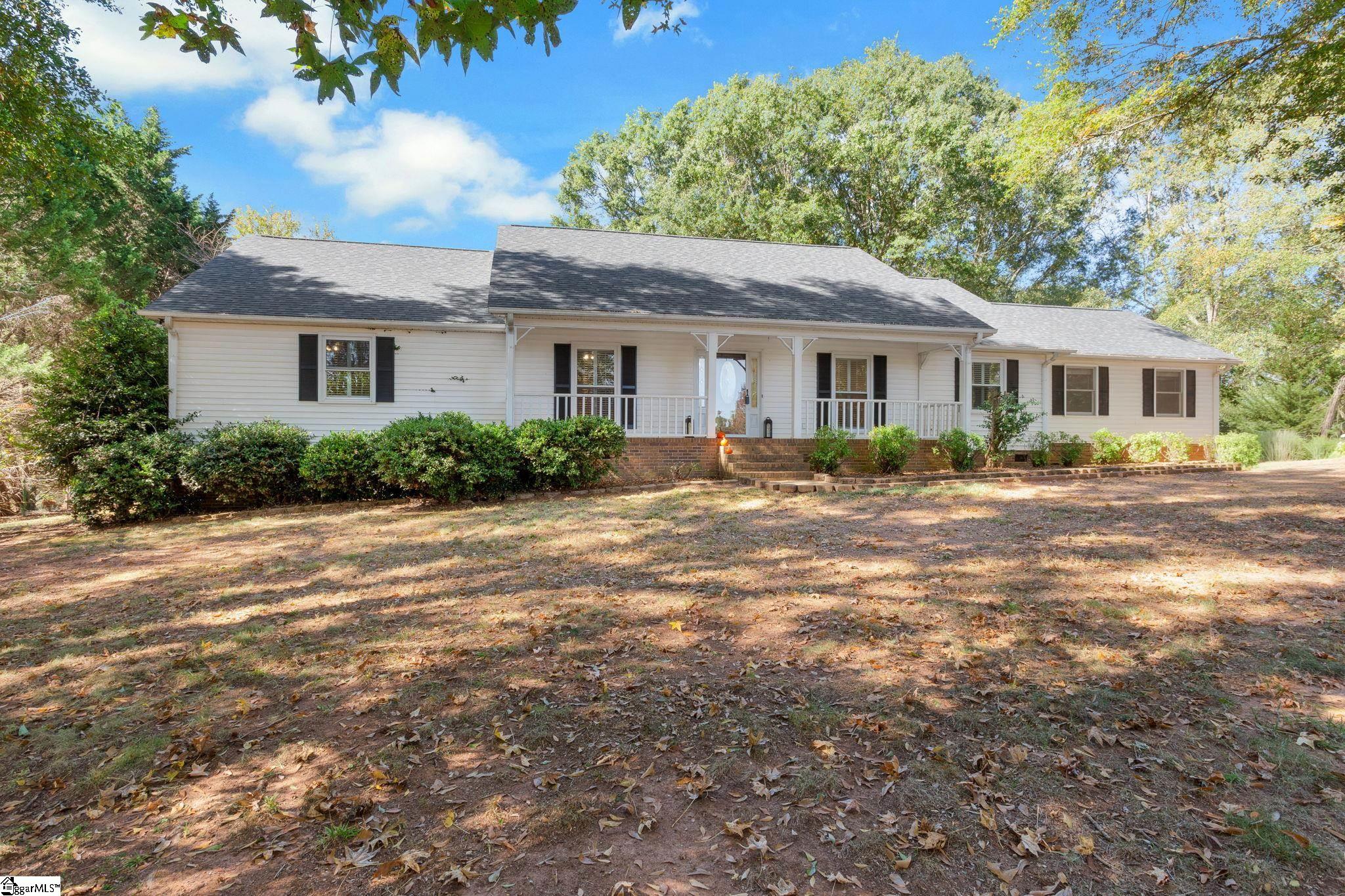 145 Commodore Drive Duncan, SC 29334 - Photo 3 of 34