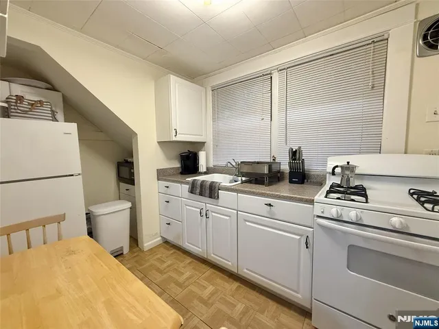 $1,700 | 16 Brookline Avenue, Westwood, NJ 07675