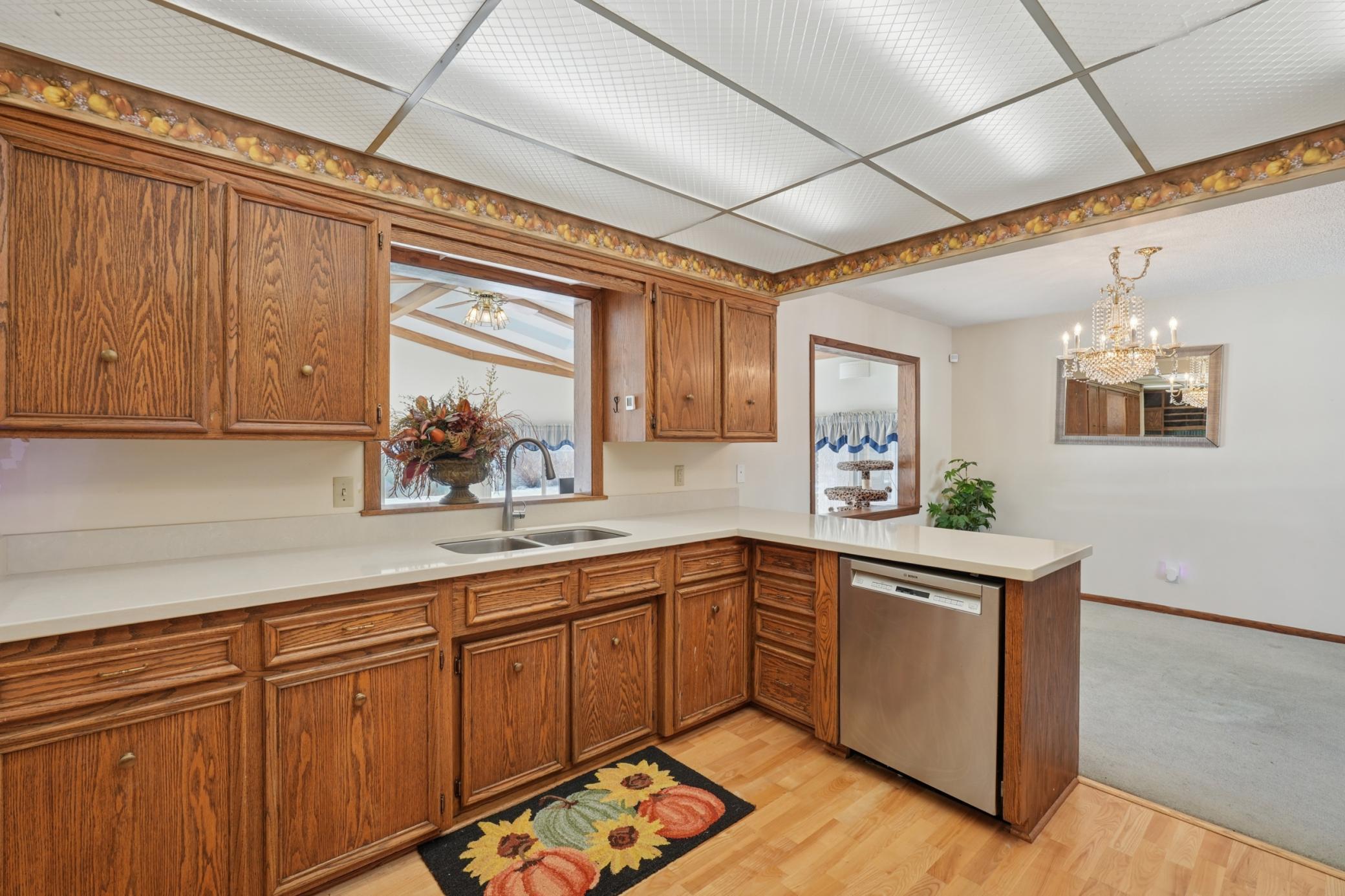 272 Roma Avenue West Roseville, MN 55113 - Photo 12 of 21