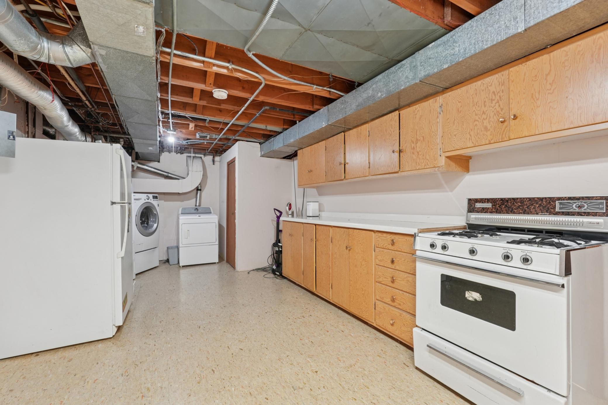 272 Roma Avenue West Roseville, MN 55113 - Photo 18 of 21