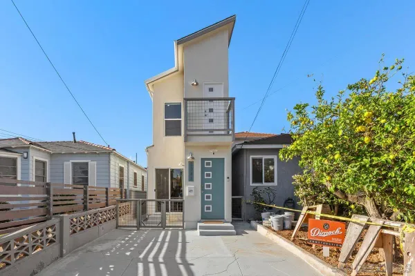 $4,300 | 3043 Oliphant Street, San Diego, CA 92106