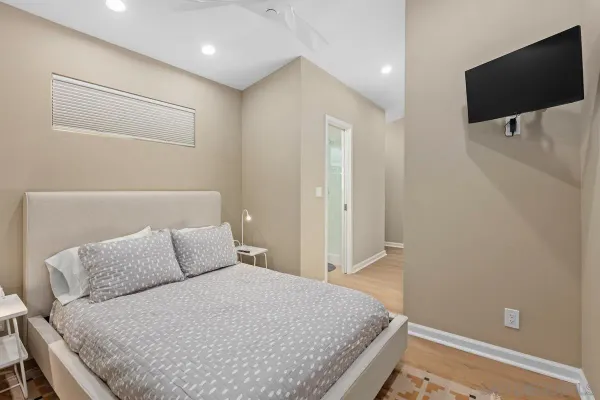 $4,300 | 3043 Oliphant Street, San Diego, CA 92106