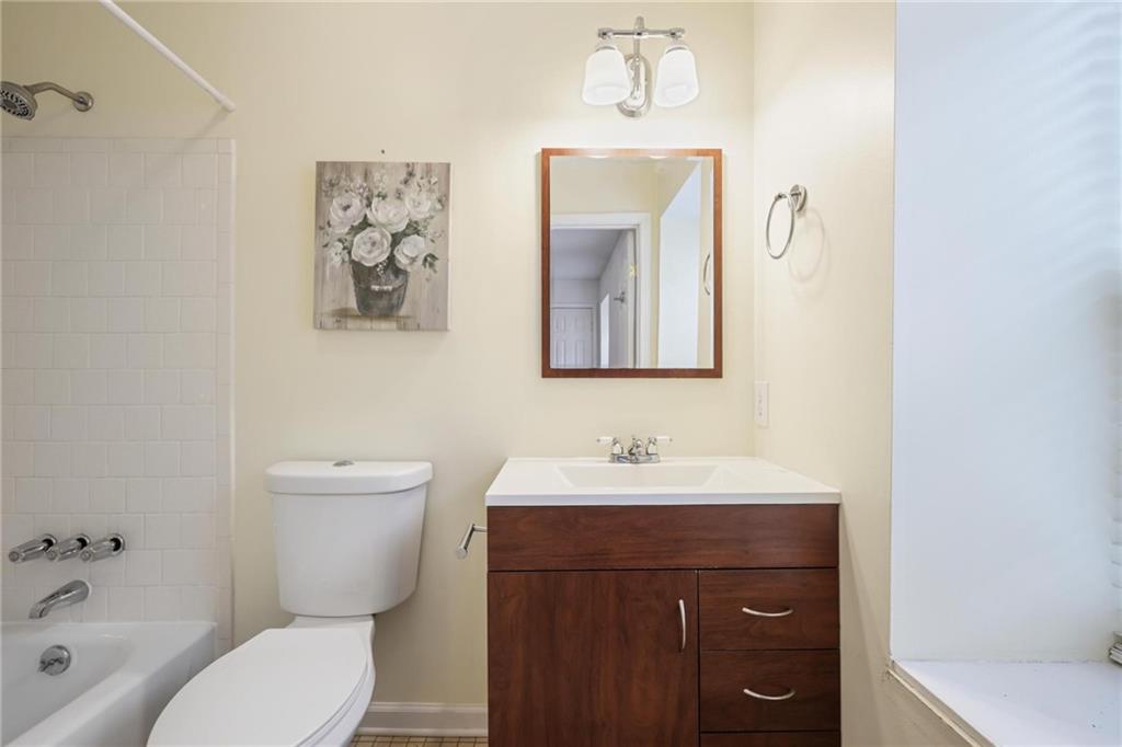 25 Independence Place Northwest Atlanta, GA 30318 - Photo 21 of 27