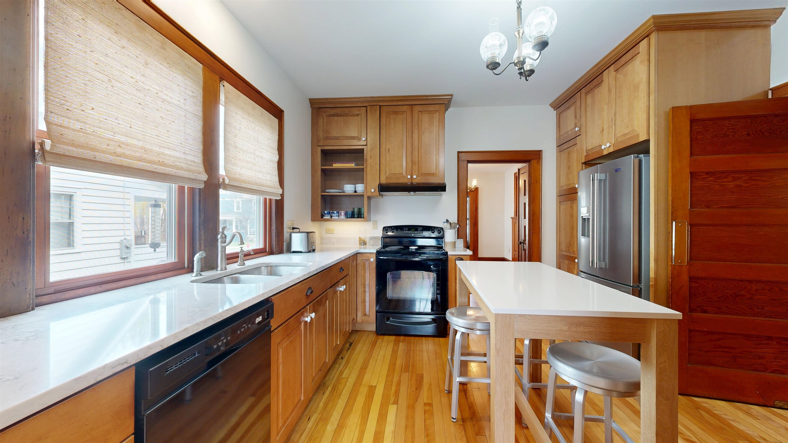 25 University Terrace Burlington, VT 05401 - Photo 3 of 24