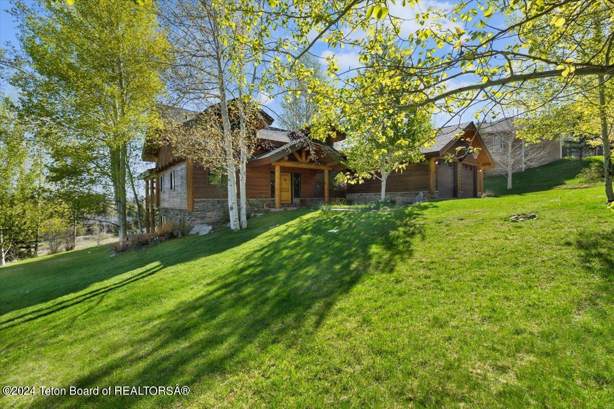 34-18 - 735 Rodeo Dr (Exterior & Drone)