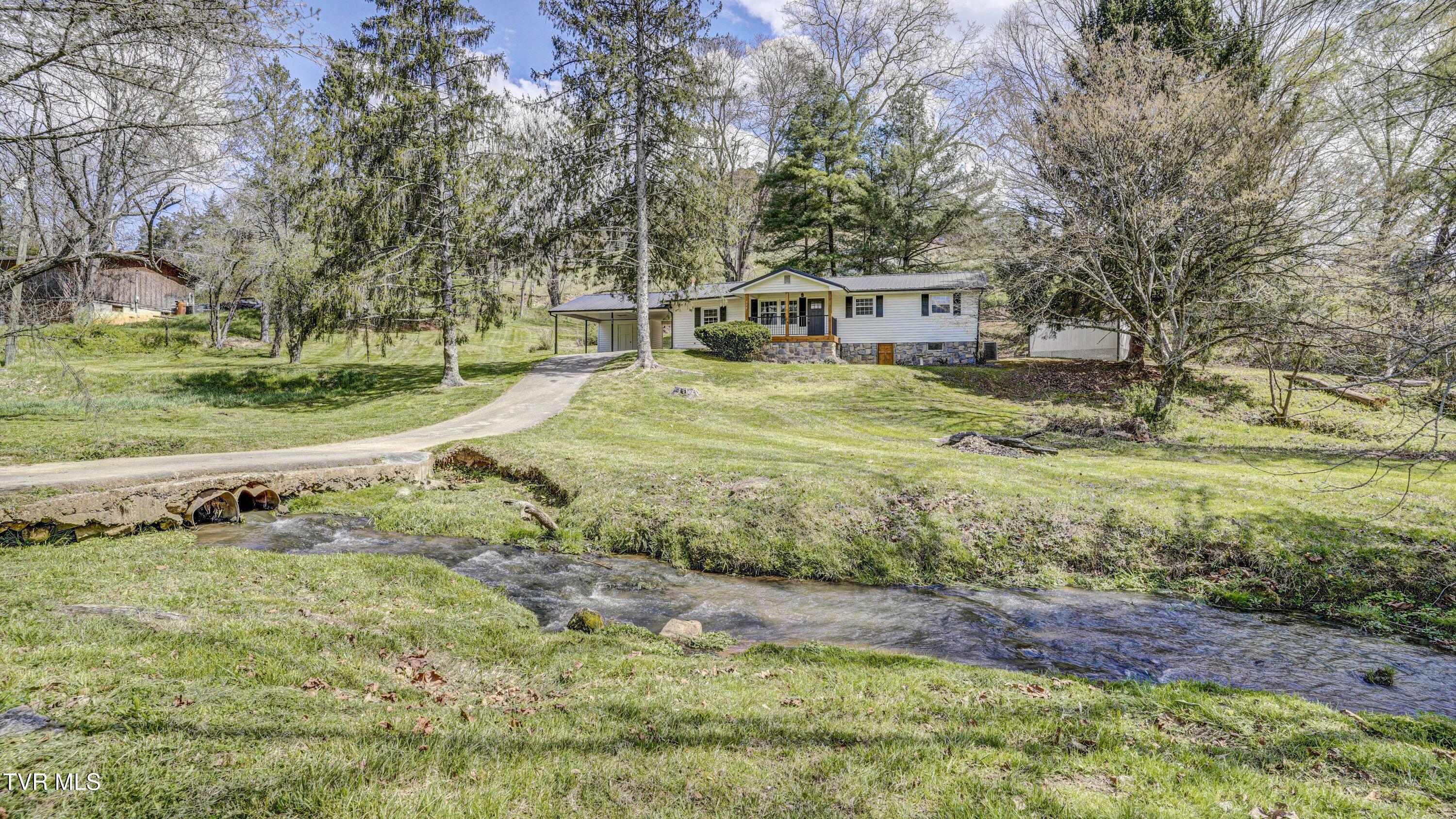 308 Okolona Road Church Hill, TN 37642 - Photo 5 of 48 _DSC2669_70_71_72_73