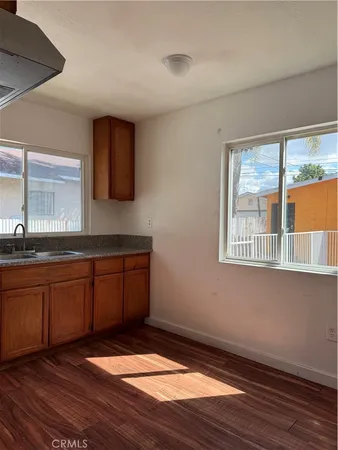 a view of empty room with window