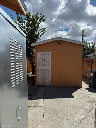 $2,800 | 6624 Miramonte Boulevard, Los Angeles, CA 90001