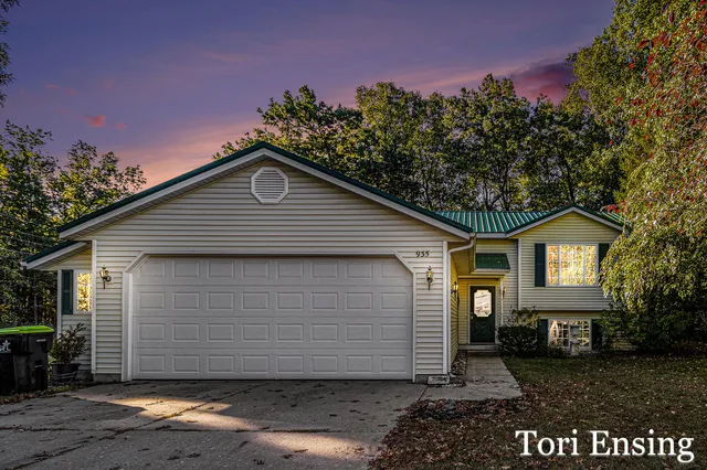 $269,900 | 935 Alpine Street, Greenville, MI 48838