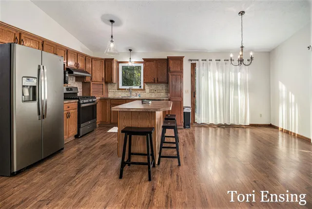 $269,900 | 935 Alpine Street, Greenville, MI 48838