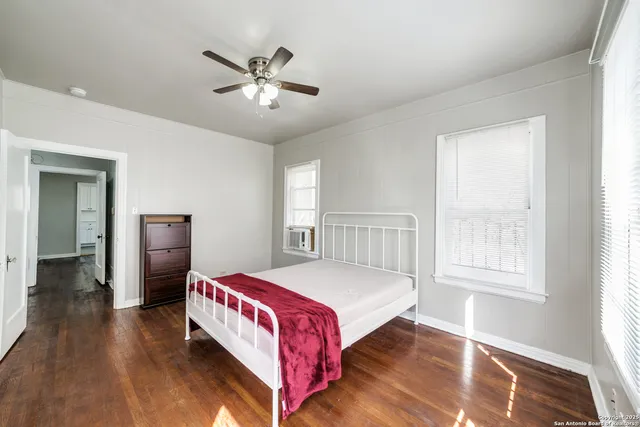 $1,395 | 309 East Lullwood Avenue, San Antonio, TX 78212