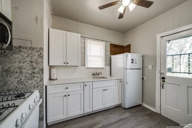 $1,395 | 309 East Lullwood Avenue, San Antonio, TX 78212