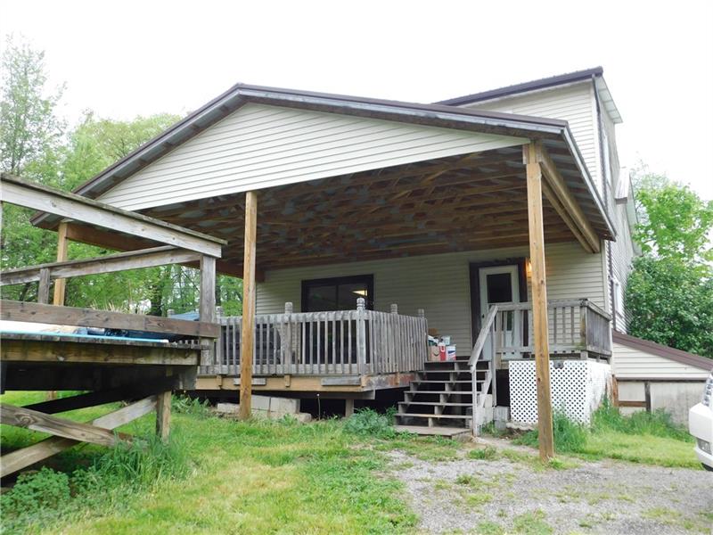 631 Mercer Road Greenville, PA 16125 - Photo 3 of 19 COVERED PORCH