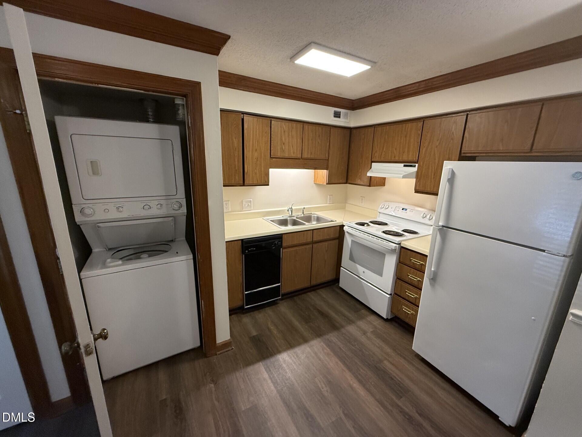 3511 Ivy Commons Drive Raleigh, NC 27606 - Photo 2 of 6 8aeba515-d8b0-42e9-a714-fc70d454426e