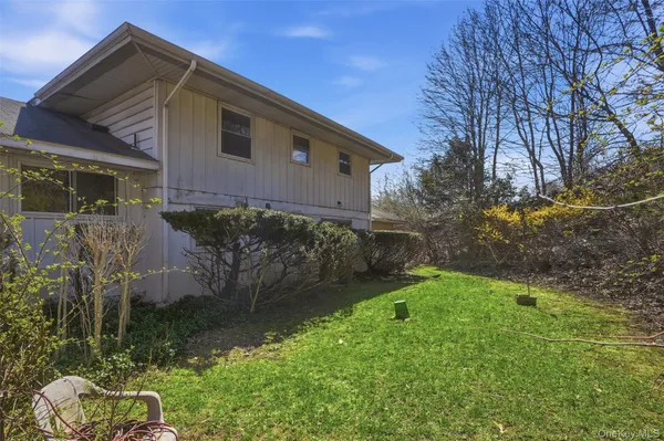 $449,000 | 26 Lauretta Drive, Highland, NY 12528